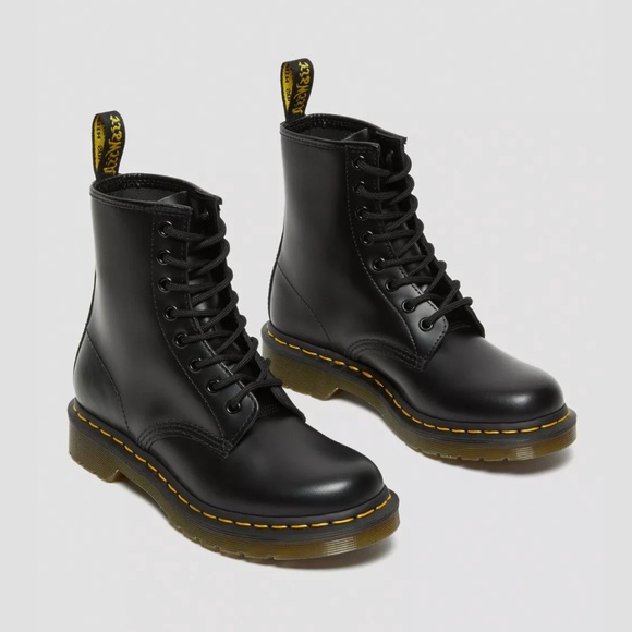 NEW 1460 W Smooth Leather Dr Martens Smooth Black (Women's) - Picture 2 of 8